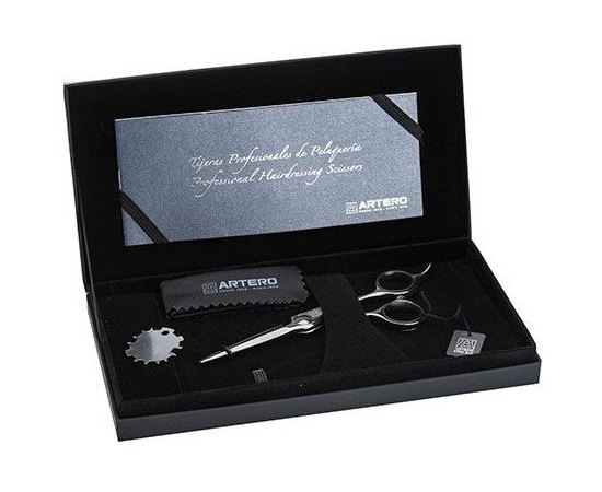 Ножницы парикмахерские прямые Artero Evo Black Titanium 5.5" Т44855, изображение 3 Ножницы парикмахерские прямые Artero Evo Black Titanium 5.5" Т44855, изображение 3