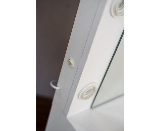 Визажное рабочее место на две тумбы с полками возле зеркала Markson М620, изображение 6