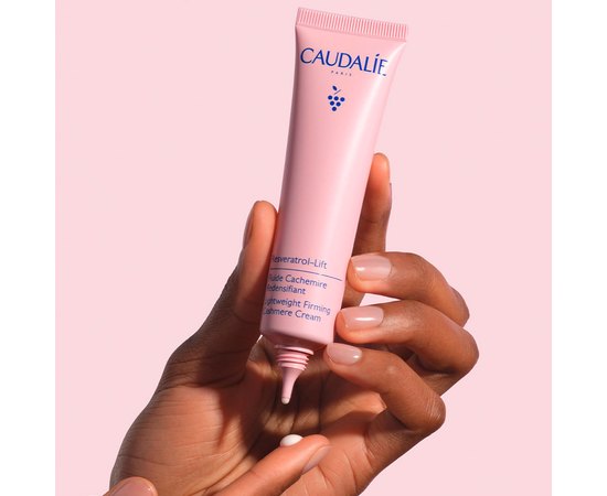 Відновлюючий кашеміровий флюїд Caudalie Resveratrol Lift Lightweight Cashmere Cream, 40 ml, фото _ab__is.image_number.default