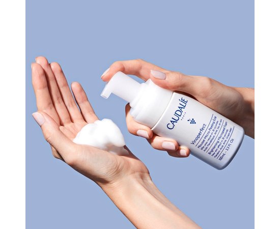 Осветляющая микропилинговая пена Caudalie Vinoperfect Brightening Micropeel Foam, изображение 3