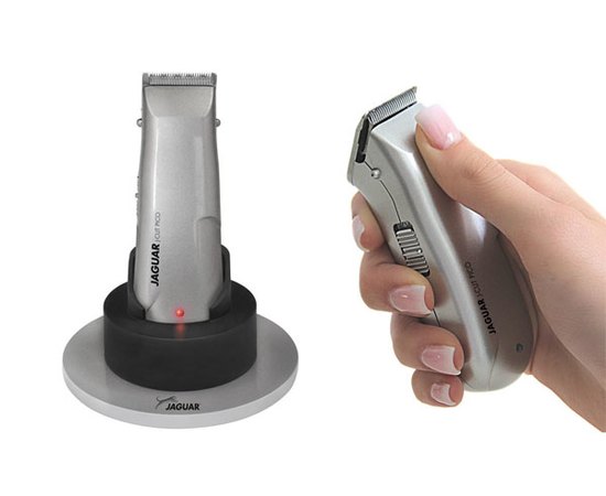 Машинка окантовочная Jaguar J-Cut Pico в руках